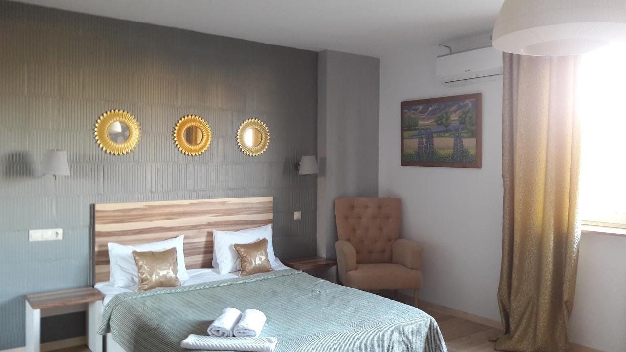 Mini Hotel On Demiivska Kiev Exterior foto